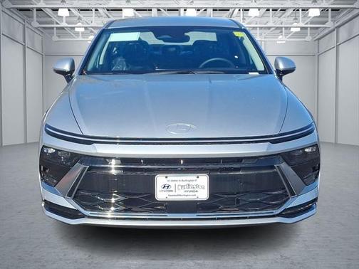 2025 Hyundai SONATA Hybrid SE