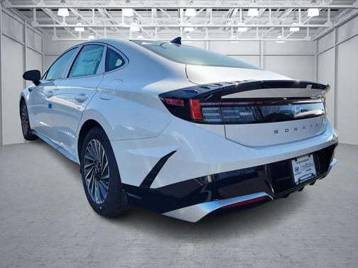 2025 Hyundai SONATA Hybrid SE