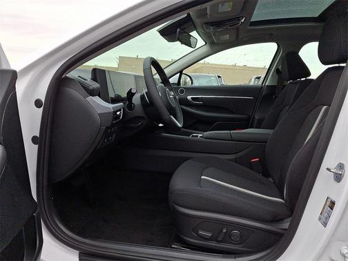 2026 Hyundai SONATA Hybrid SE