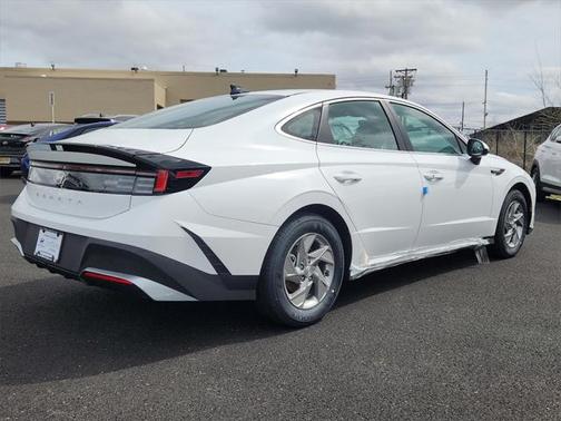 2025 Hyundai SONATA SE