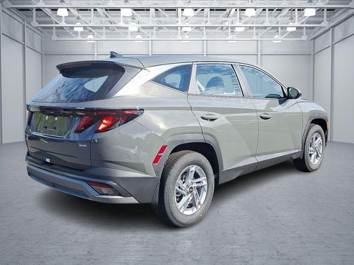 Hampton Gray 2026 Hyundai TUCSON SE