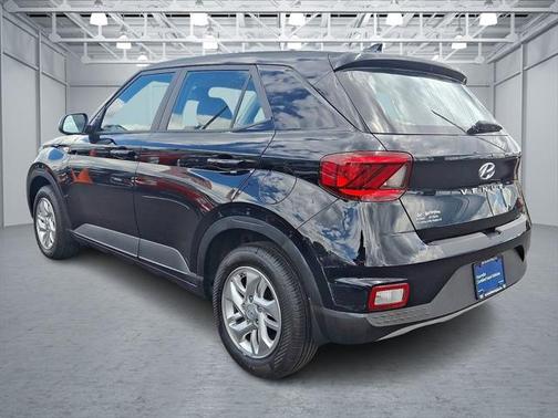 2022 Hyundai VENUE SE