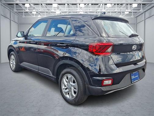 2022 Hyundai VENUE SE