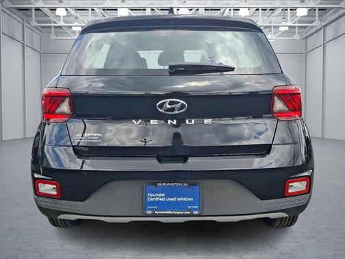 2022 Hyundai VENUE SE