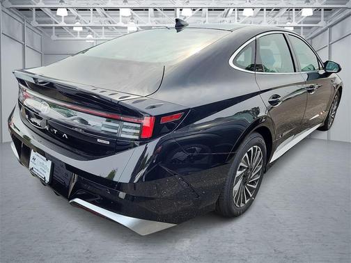 2024 Hyundai SONATA Hybrid SE