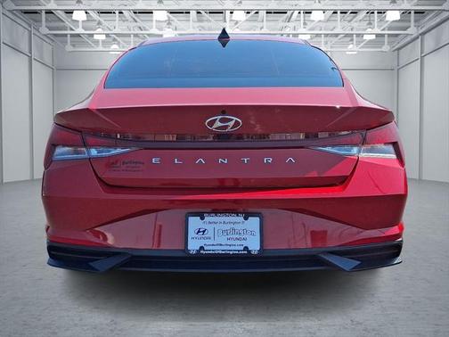 2022 Hyundai ELANTRA SEL