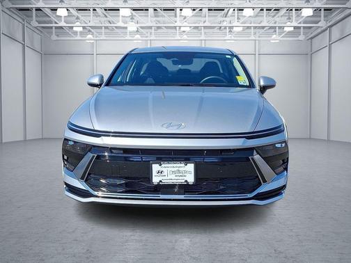 Aero Silver 2025 Hyundai SONATA SEL