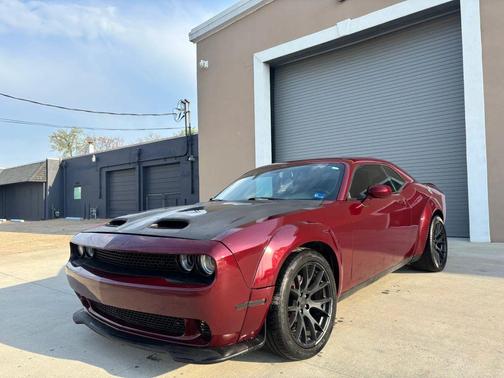 Octane Red Pearlcoat 2017 Dodge Challenger R/T