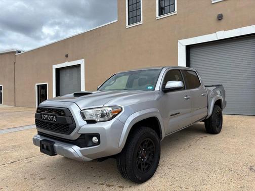 2016 Toyota Tacoma SR