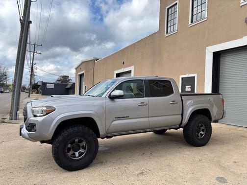 2016 Toyota Tacoma SR