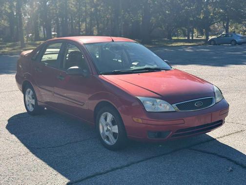 2005 Ford Focus ZX4 SE