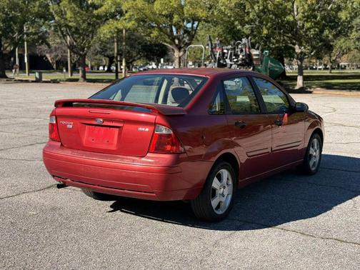 2005 Ford Focus ZX4 SE