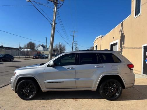 2017 Jeep Grand Cherokee Altitude