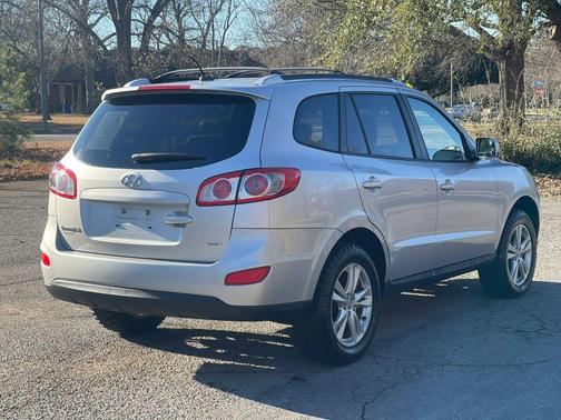 2012 Hyundai SANTA FE SE