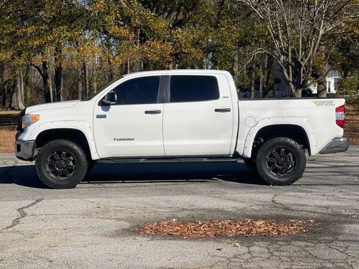 2015 Toyota Tundra SR5