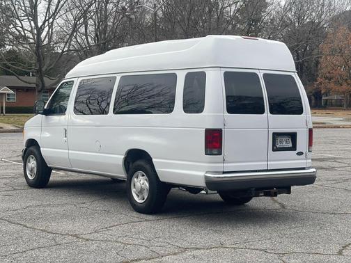 2003 Ford E350 Super Duty XL Wagon