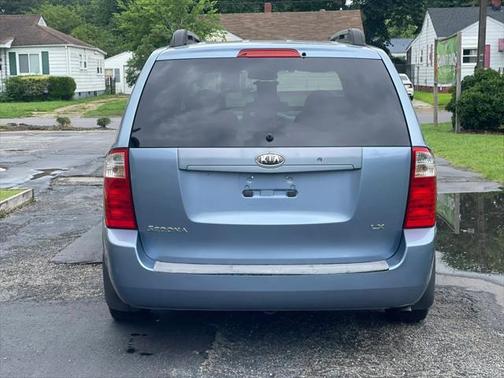 2008 Kia Sedona LX
