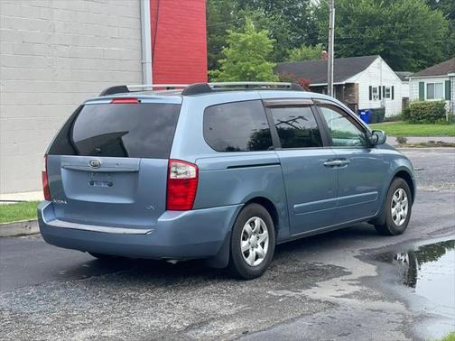 2008 Kia Sedona LX