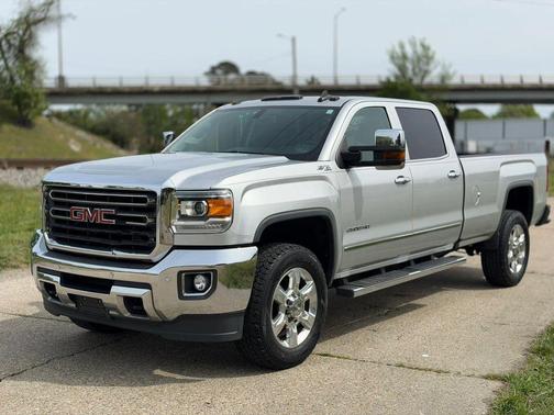 Quicksilver Metallic 2017 GMC Sierra 2500 SLT