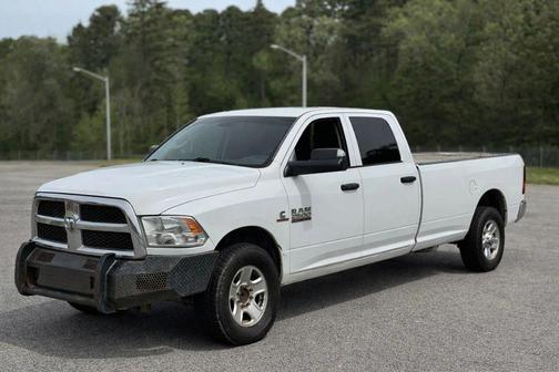 Bright White Clearcoat 2017 RAM 2500 Tradesman Crew Cab 4x2 8' Box