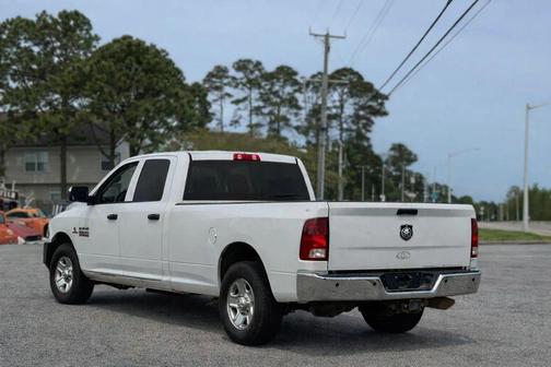 Bright White Clearcoat 2017 RAM 2500 Tradesman Crew Cab 4x2 8' Box