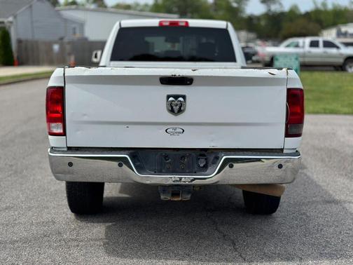 Bright White Clearcoat 2017 RAM 2500 Tradesman Crew Cab 4x2 8' Box
