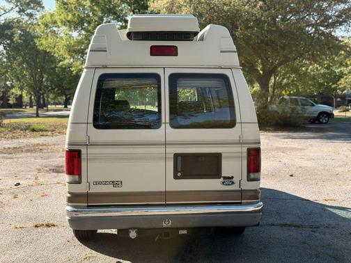 1997 Ford E150 Base