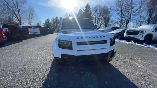 2025 Land Rover Defender 130 P400 X-Dynamic SE