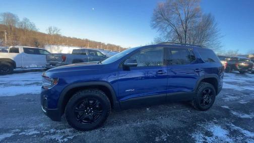 2023 GMC Acadia AWD AT4