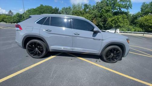 2022 Volkswagen Atlas Cross Sport 3.6L V6 SEL Premium R-Line