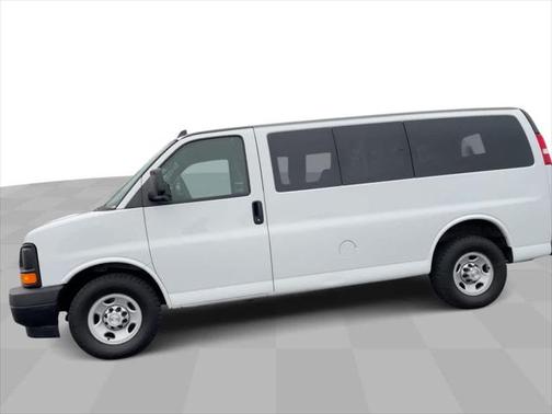 2017 Chevrolet Express 2500 LS