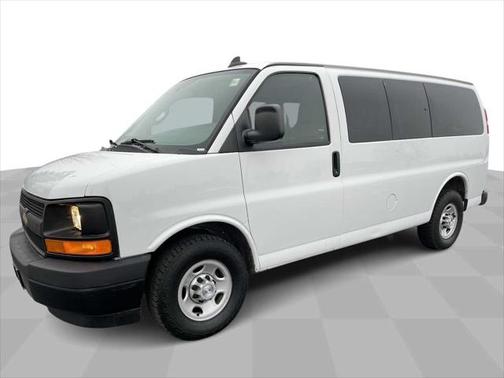 2017 Chevrolet Express 2500 LS