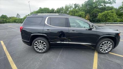 2022 GMC Acadia Denali