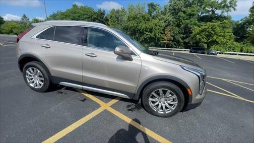 2022 Cadillac XT4 Premium Luxury