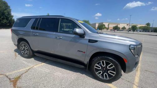 2022 GMC Yukon XL 4WD AT4