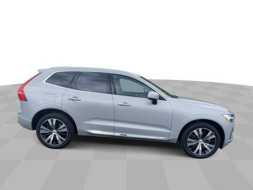 2022 Volvo XC60 B5 Inscription