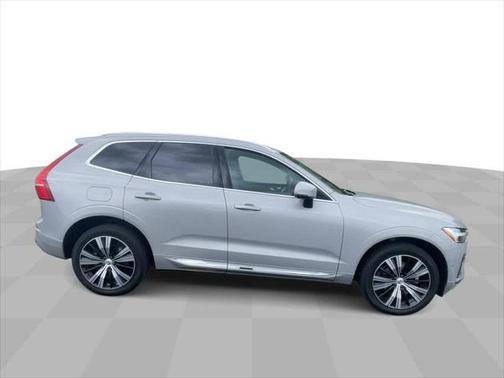 2022 Volvo XC60 B5 Inscription