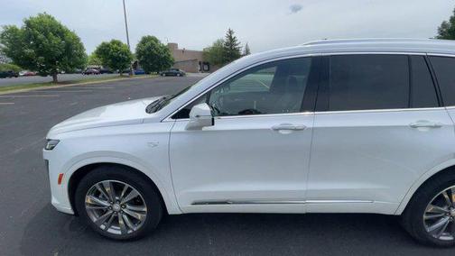 2022 Cadillac XT6 Premium Luxury AWD