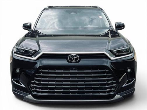 Midnight Black Metallic 2025 Toyota Grand Highlander