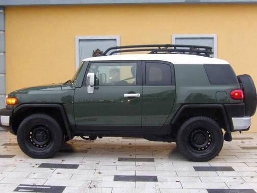 2014 Toyota FJ Cruiser Base