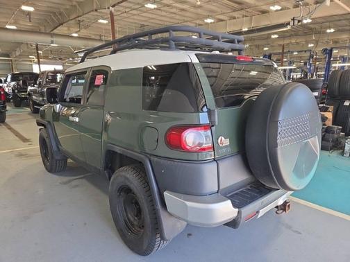 2014 Toyota FJ Cruiser Base