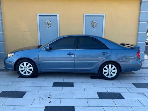 2004 Toyota Camry XLE