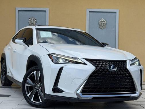 Eminent White Pearl 2020 Lexus UX 250h Base