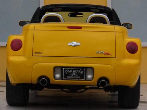 2004 Chevrolet SSR LS 2dr Regular Cab Convertible Rwd SB