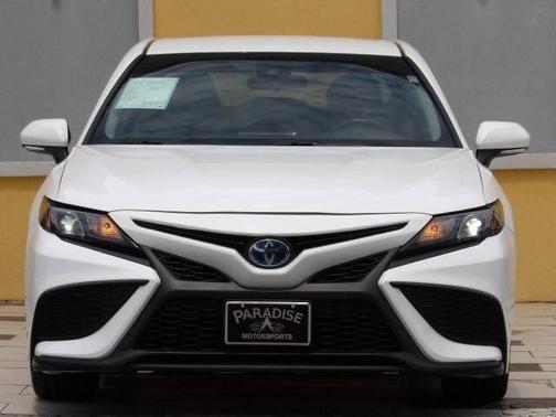 Ice Cap 2024 Toyota Camry Hybrid SE