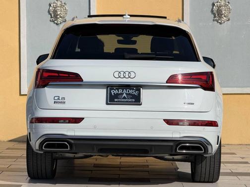 Glacier White Metallic 2022 Audi Q5 45 S line Prestige