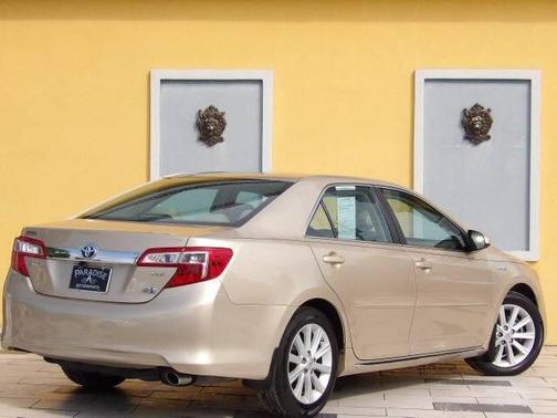 2012 Toyota Camry Hybrid XLE