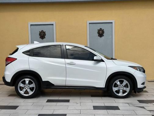 2016 Honda HR-V LX