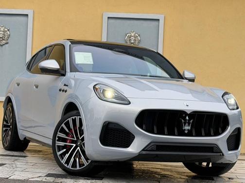Bianco Astro 2023 Maserati Grecale Modena