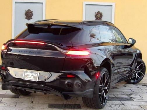 2025 Aston Martin DBX 707